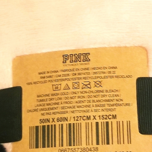 Victoria's Secret PINK Sherpa Blanket NWT - Picture 5 of 8